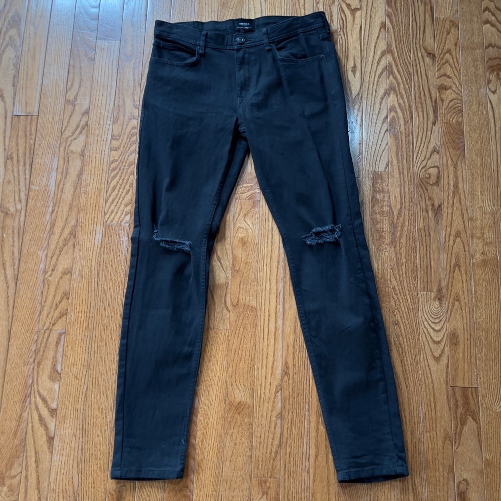 NEW Men’s Black Ripped Jeans